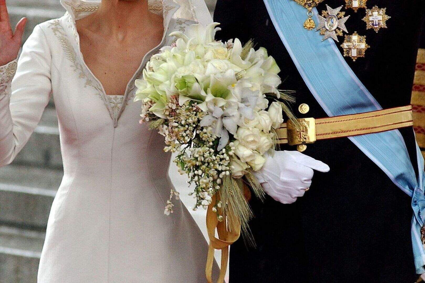 princess letizia wedding dress Wedding Gown Queen Letizia Wedding Dress Road To The Royal Wedding: Princess  Letizia  My Trendy Box