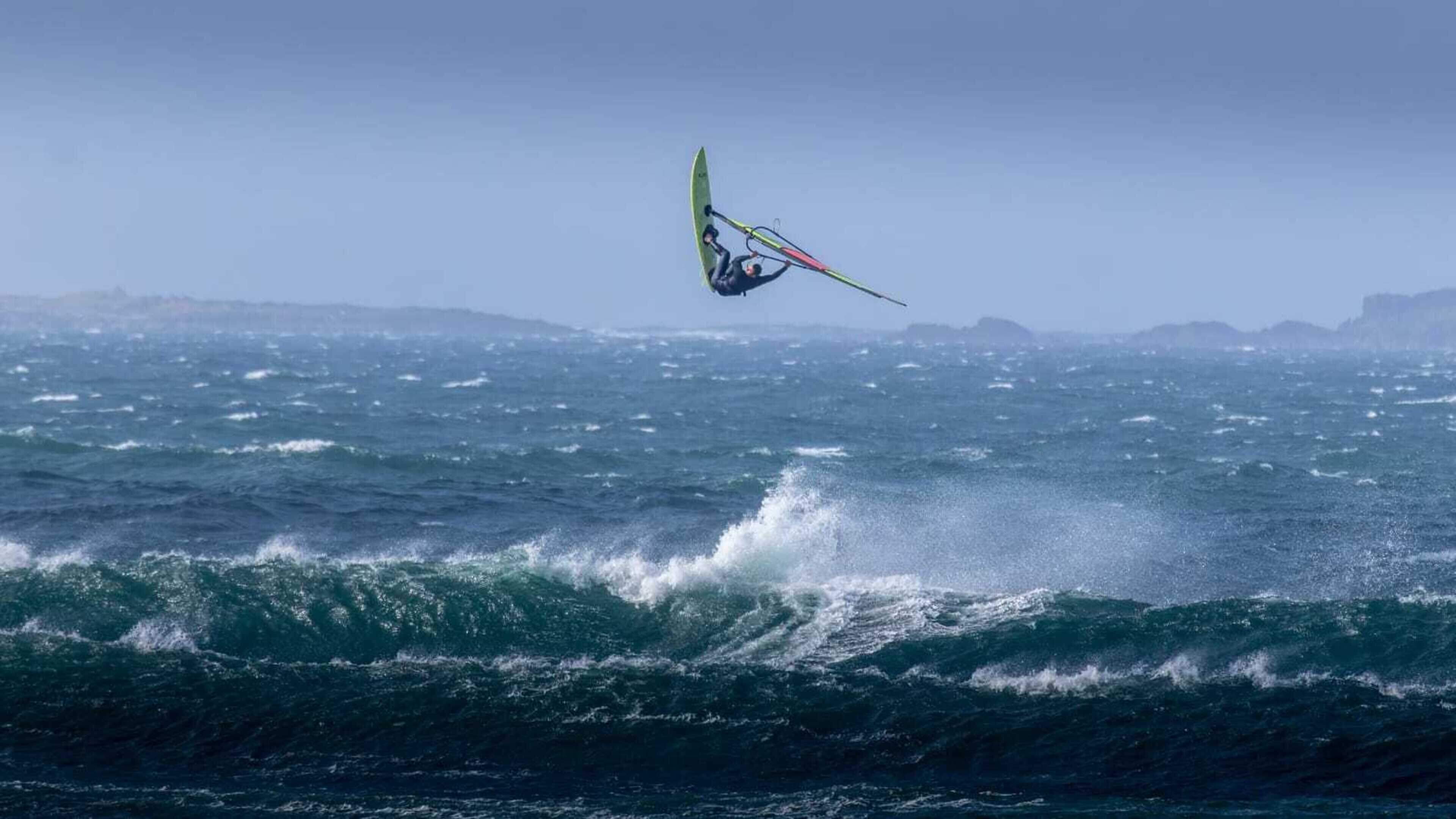‘World-class’ weather helps Mayo windsurfing event boost local economy