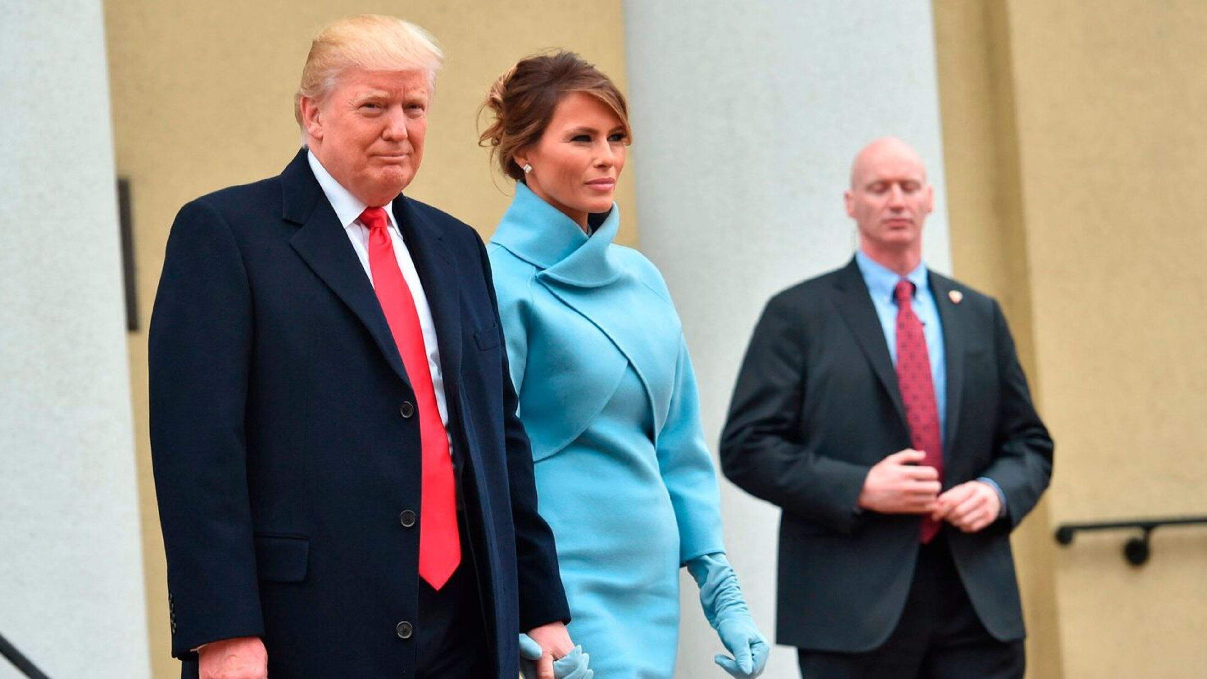 Melania Trump opts for sky blue Ralph Lauren dress for Inauguration Day as  she greets Obamas at White House | Irish Independent