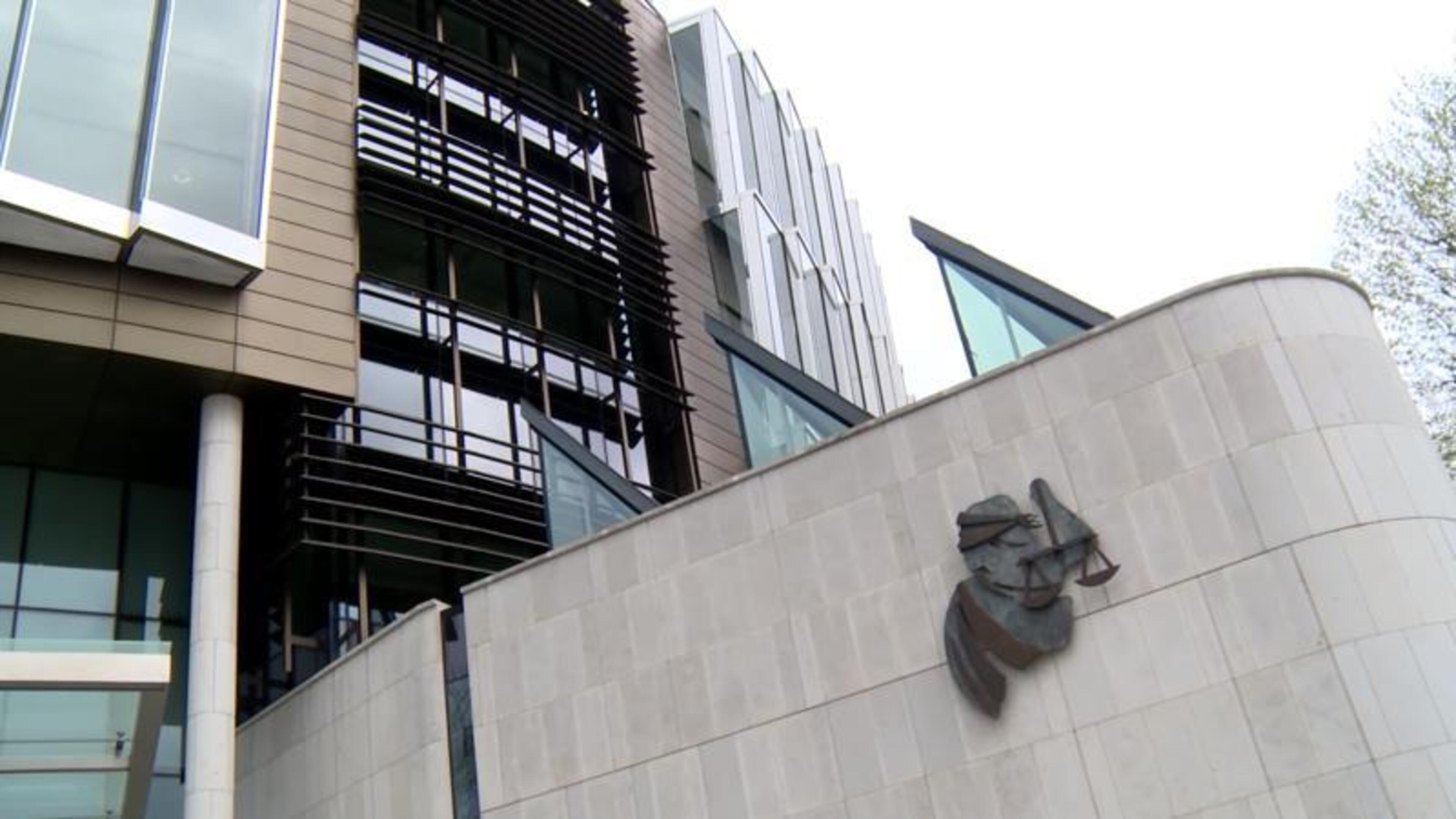Cracks emerge in solicitors’ opposition to reform of legal aid fees