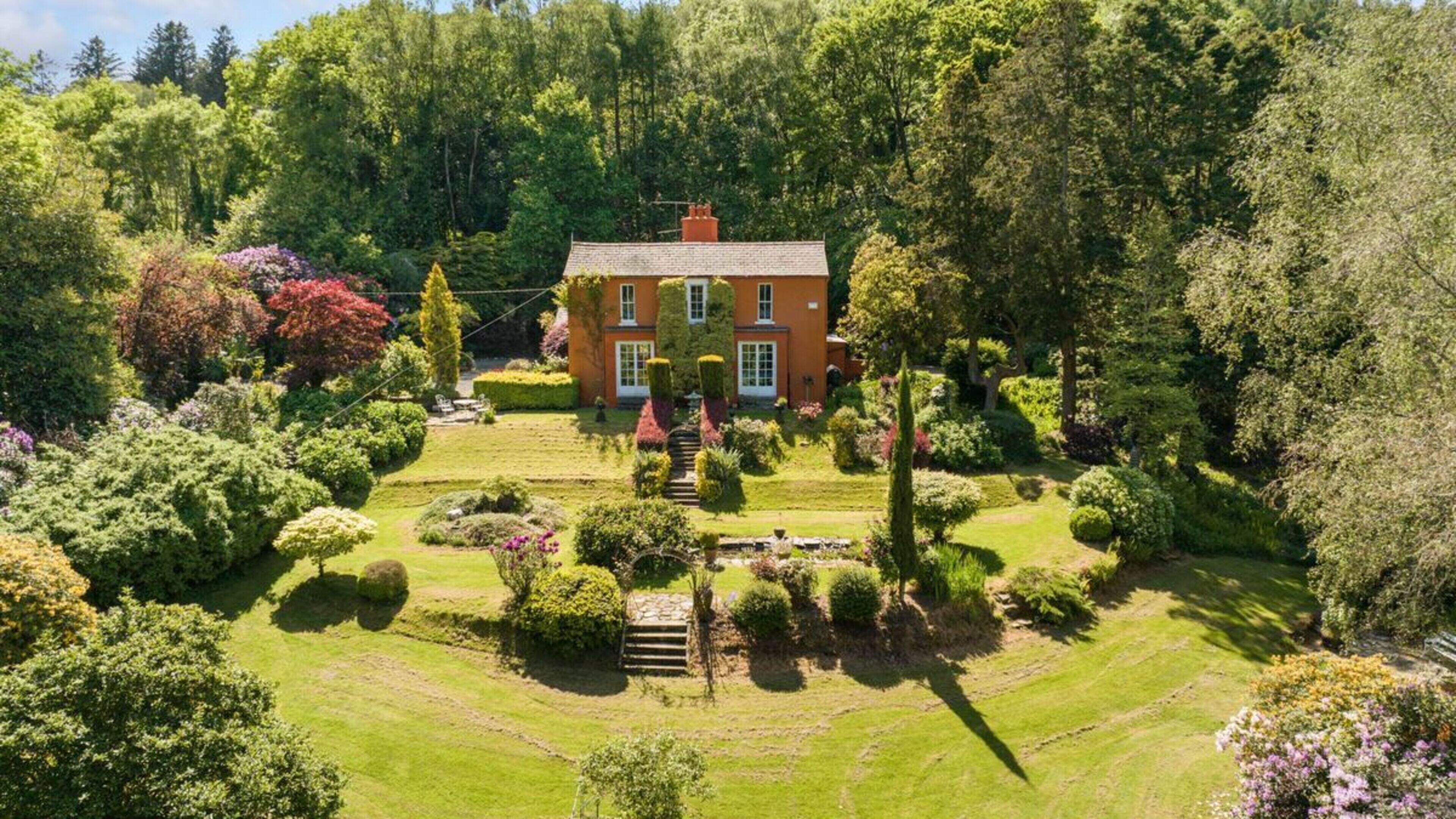 Former ambassador’s historic 42ac Wicklow estate sells for €800,000 at auction 