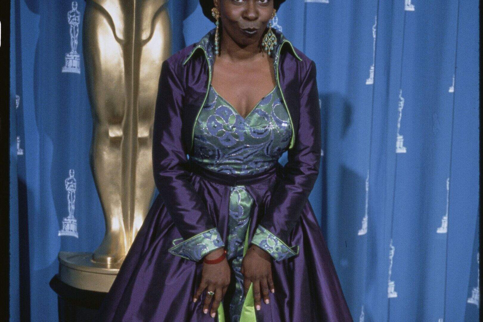 Do I really look that ridiculous?'  Whoopi Goldberg admits feelings were  hurt over reaction to 1993 Oscars look | Irish Independent