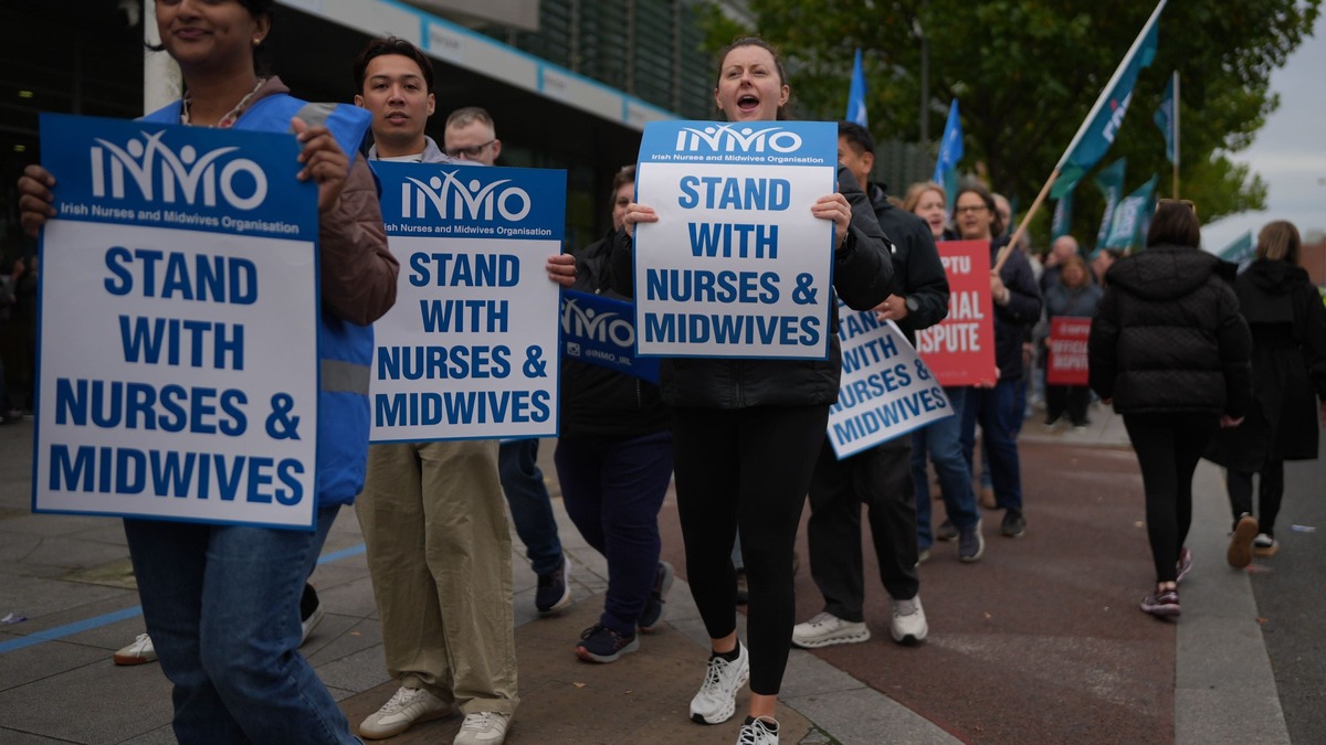 Public sector pay talks reach ‘impasse' as unions consider new strike action