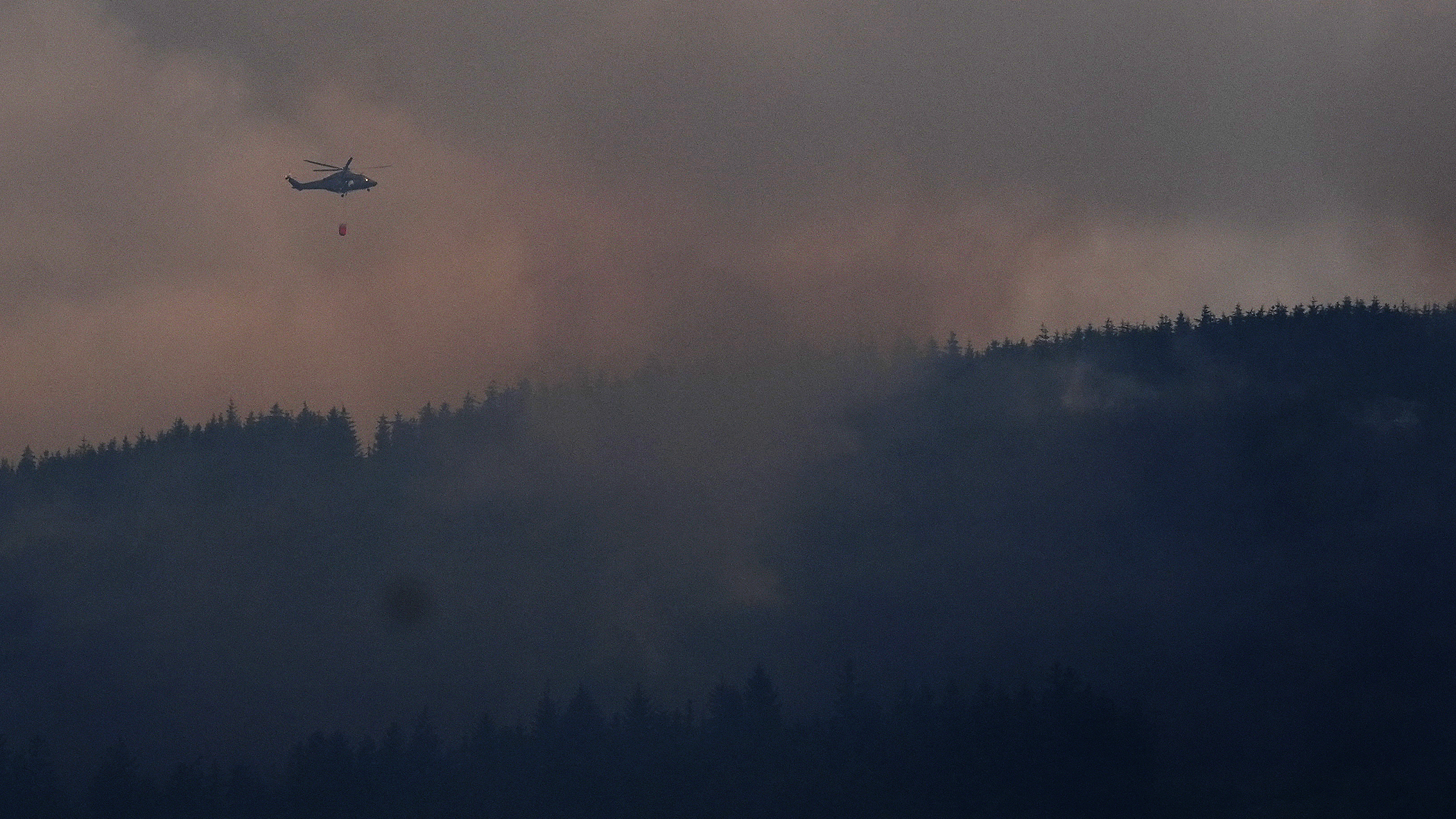 Orange fire risk alert issued amid ongoing wildfire battles