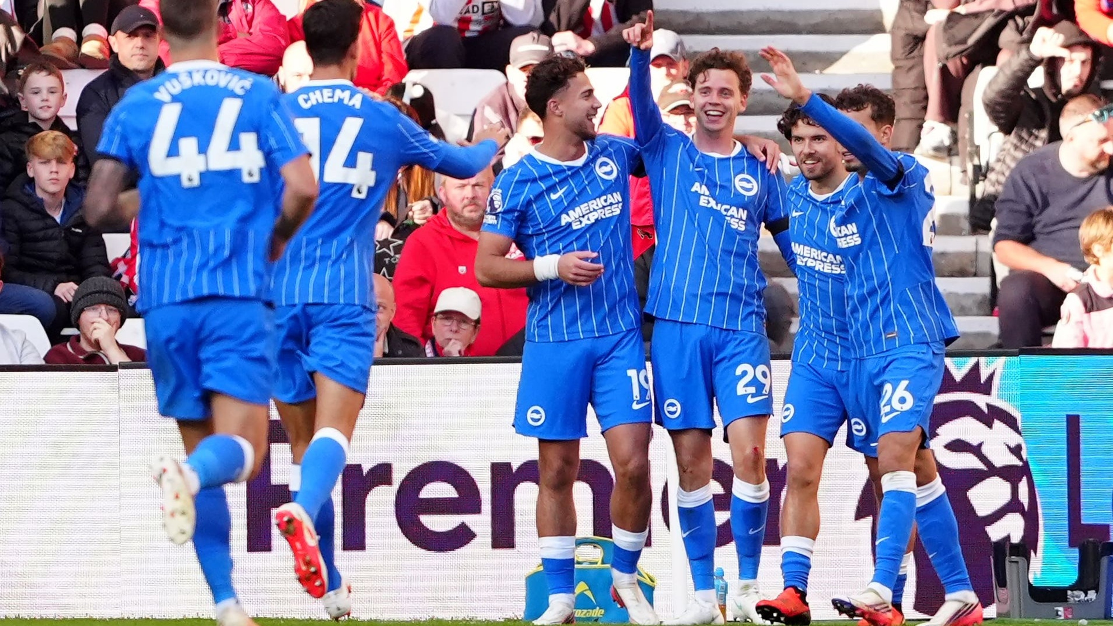 In-form Brighton defy sending-off to defeat Sunderland
