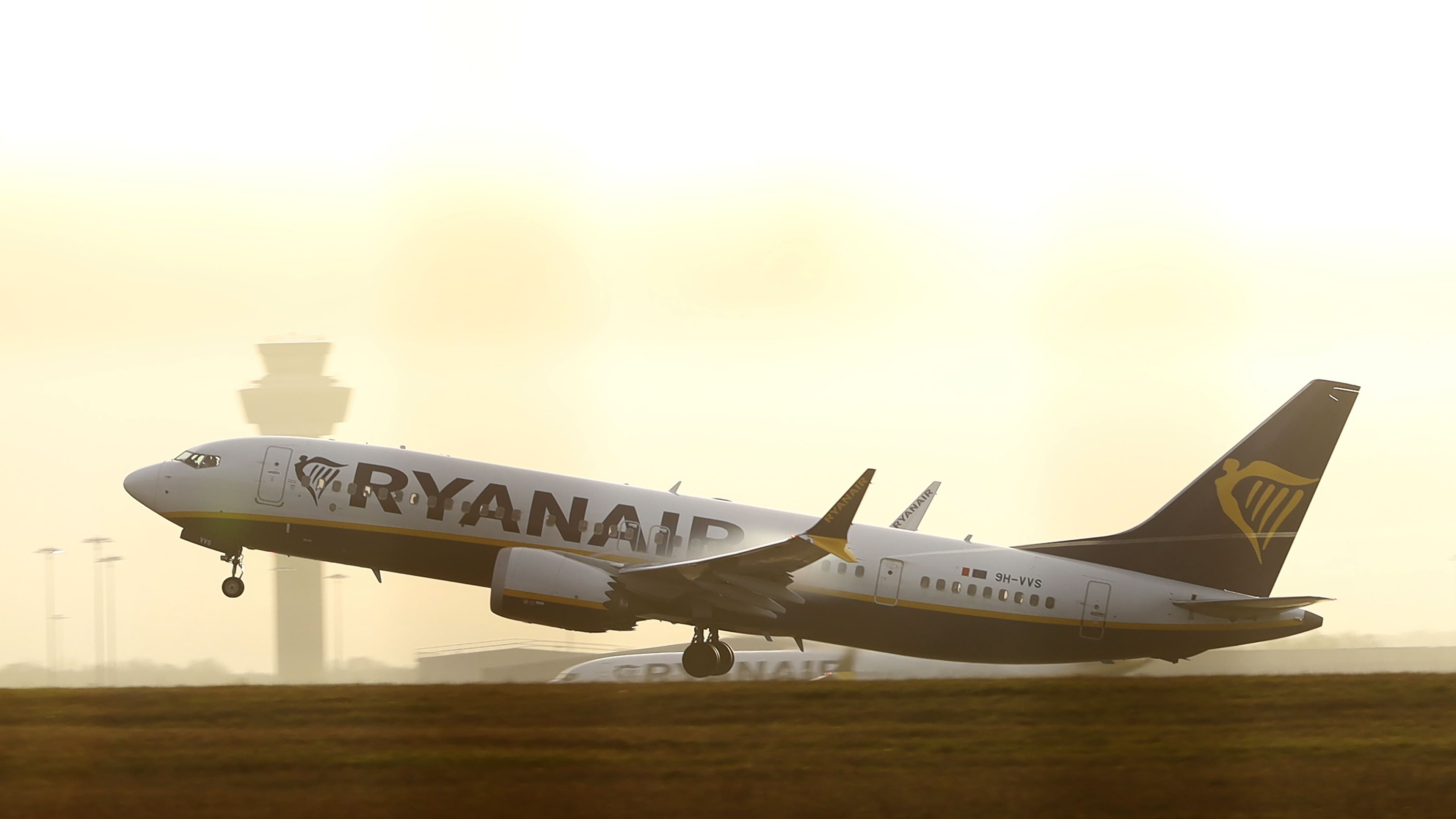 ‘Noise before chaos’ – Passenger partially sucked out of Ryanair plane recalls incident