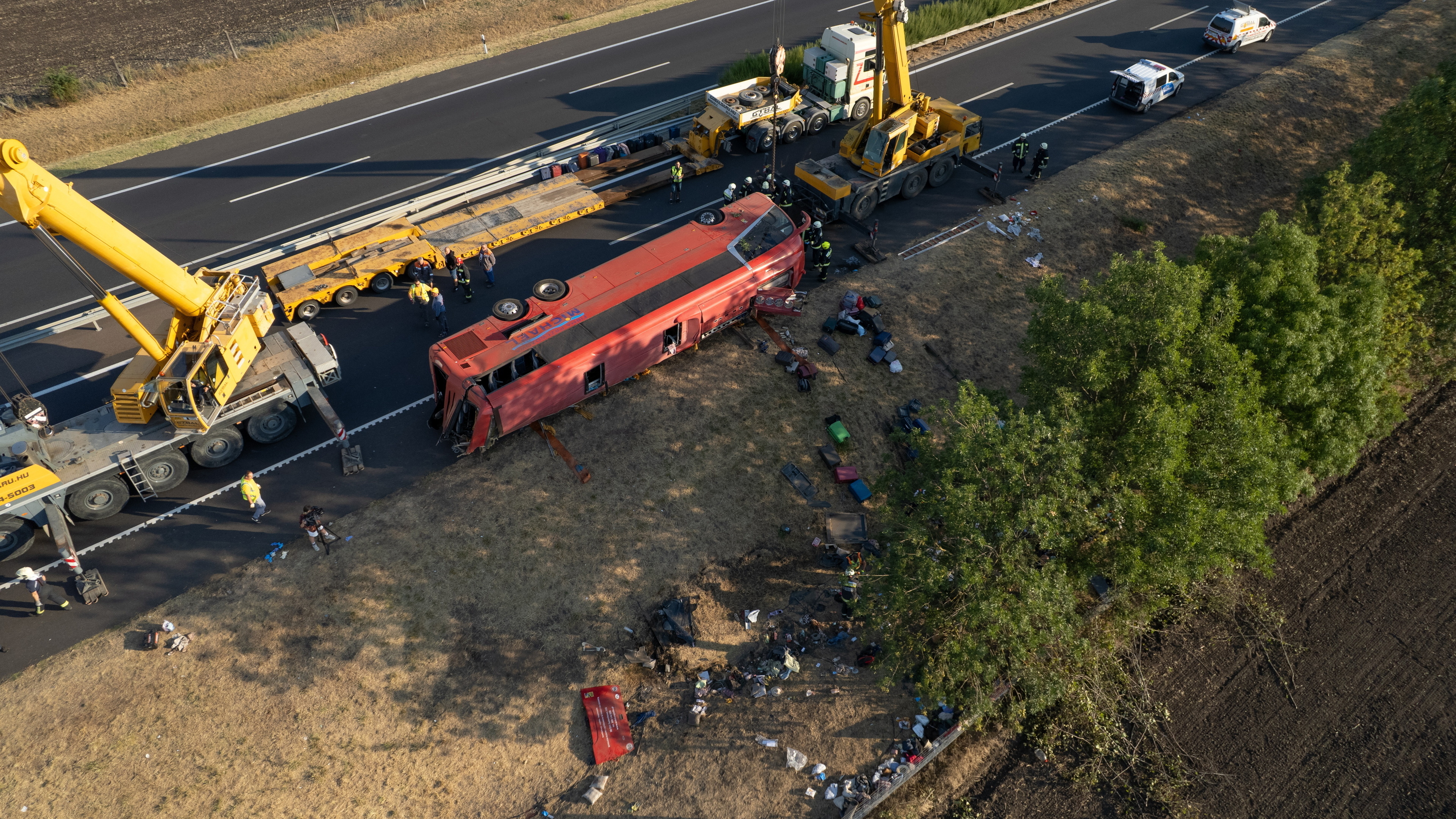 Twelve killed in bus crash on Hungary highway